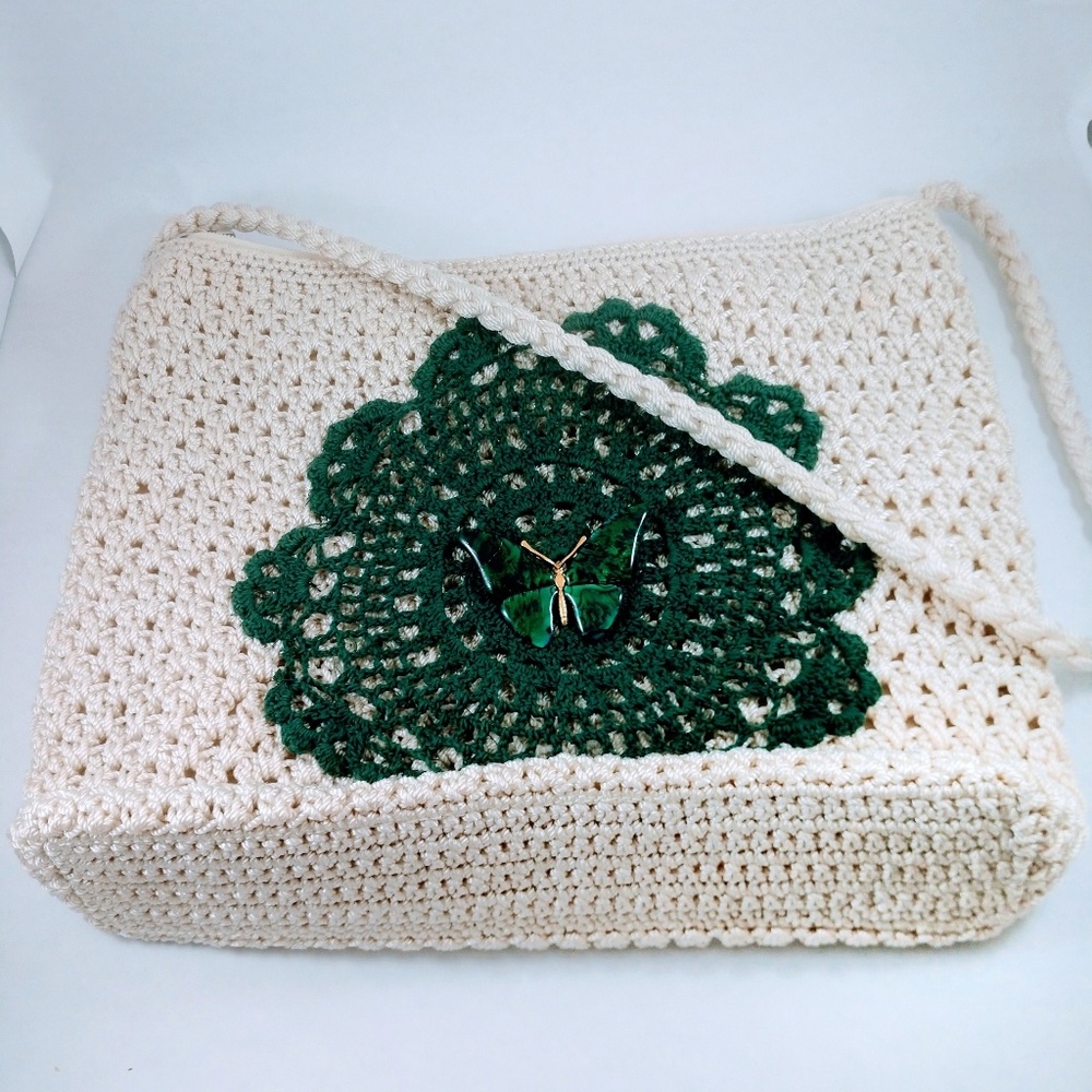 The SAC handbag Pre-owned but looks brand new!